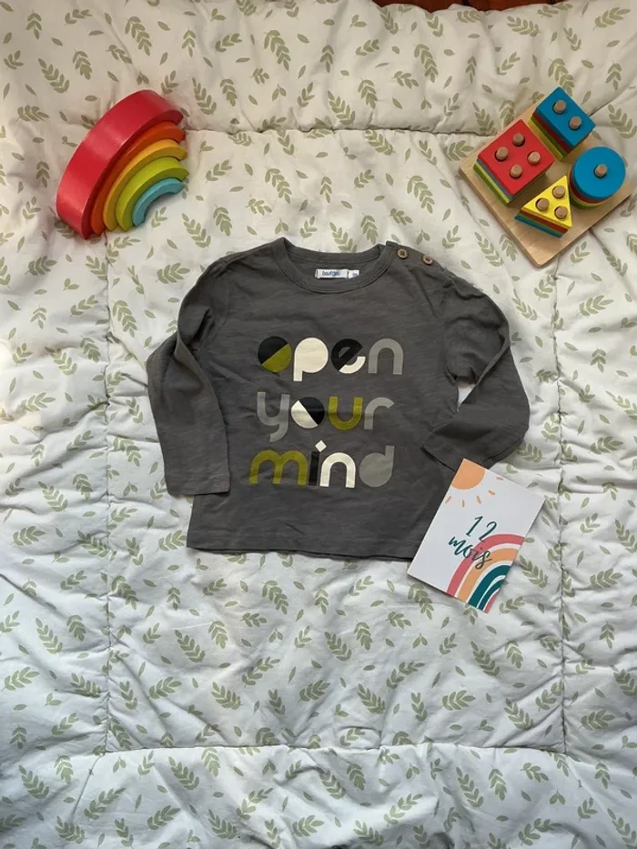 teeshirt manches longues gris inscription devant bout'chou 12 mois