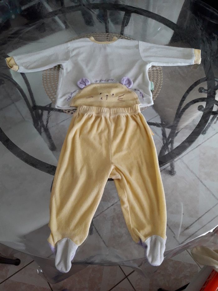 Lot 2 grenouillères 2 pyjamas - photo numéro 2