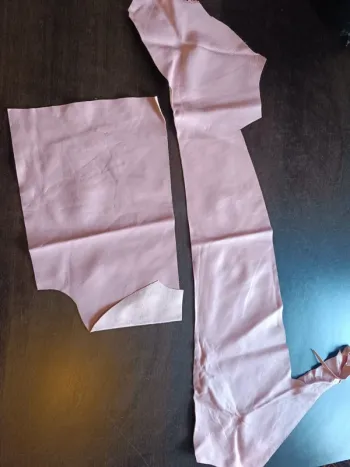 Chute de tissus: Cuir rose