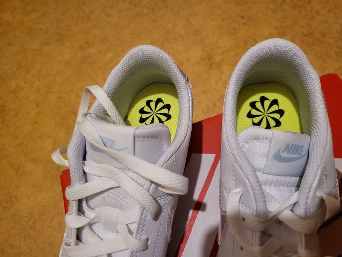 Basket Nike femme pointure 40 - photo numéro 3