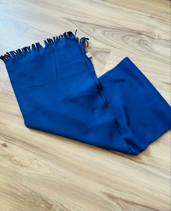 Écharpe bleu unie Yves Rocher 