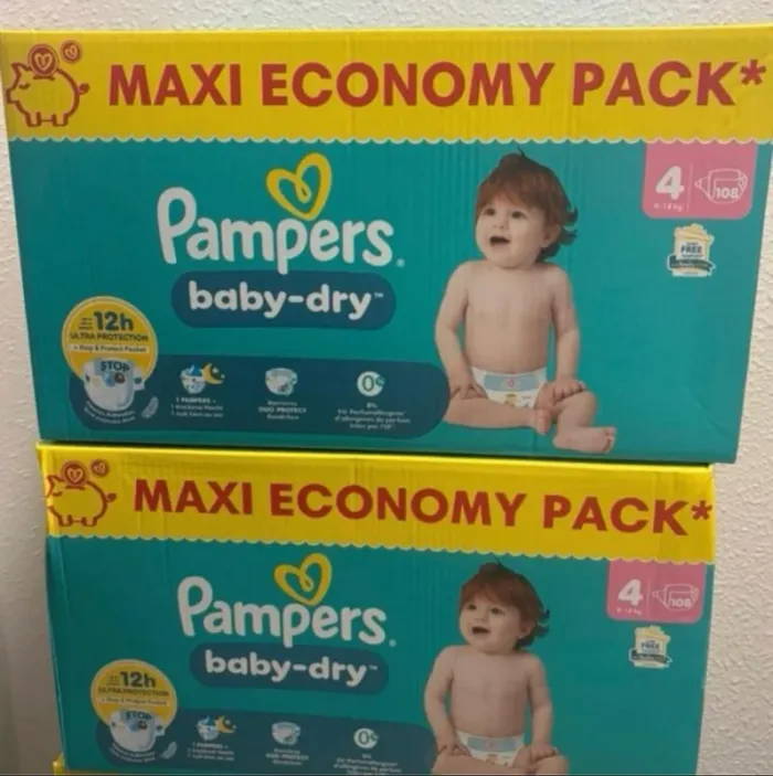 Lot de 2 cartons des couches Pampers taille 4