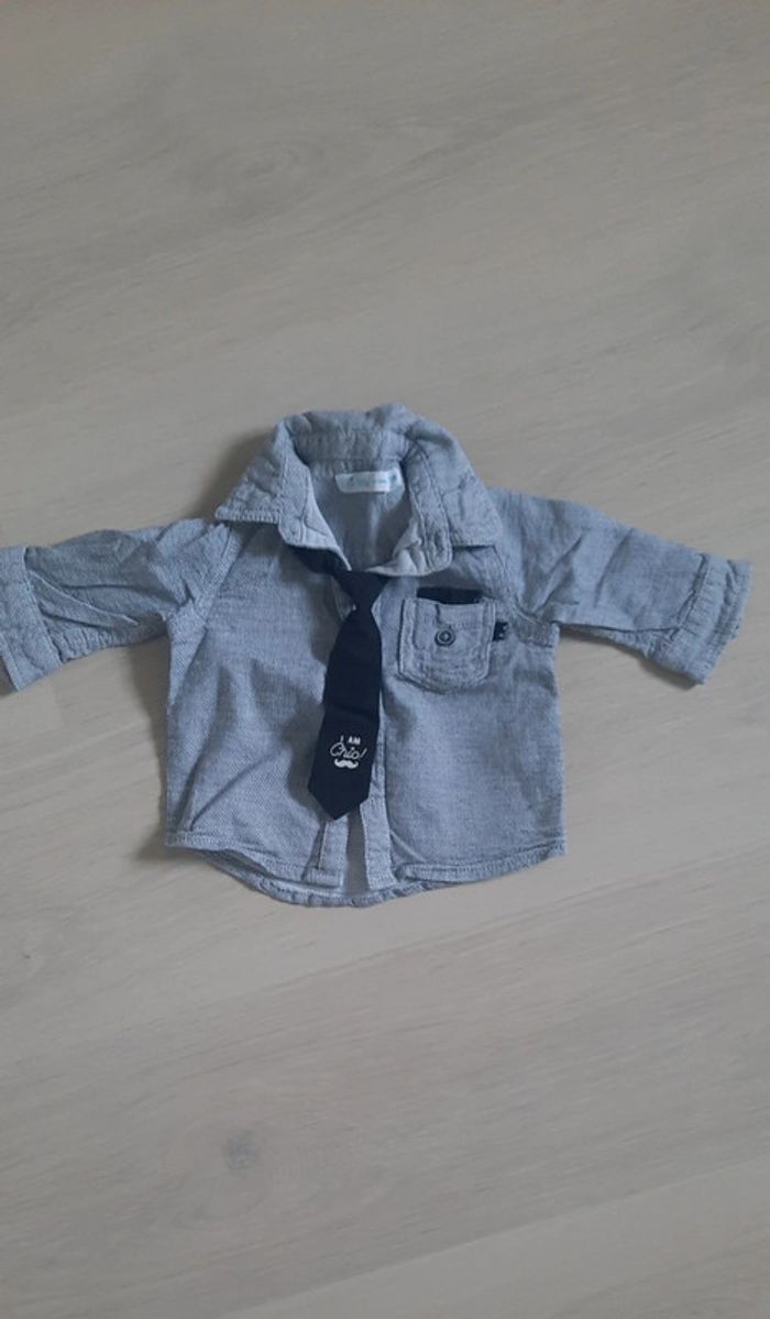 pantalon, tee-shirt, chemise - photo numéro 2