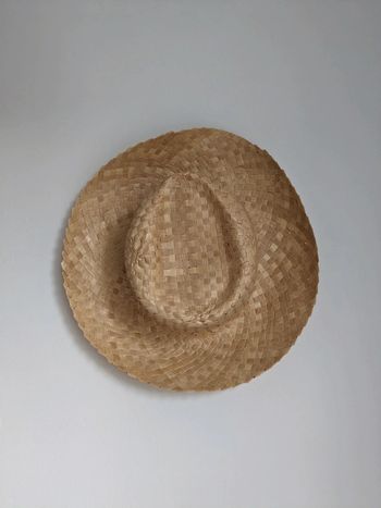 Chapeau de paille beige d'été