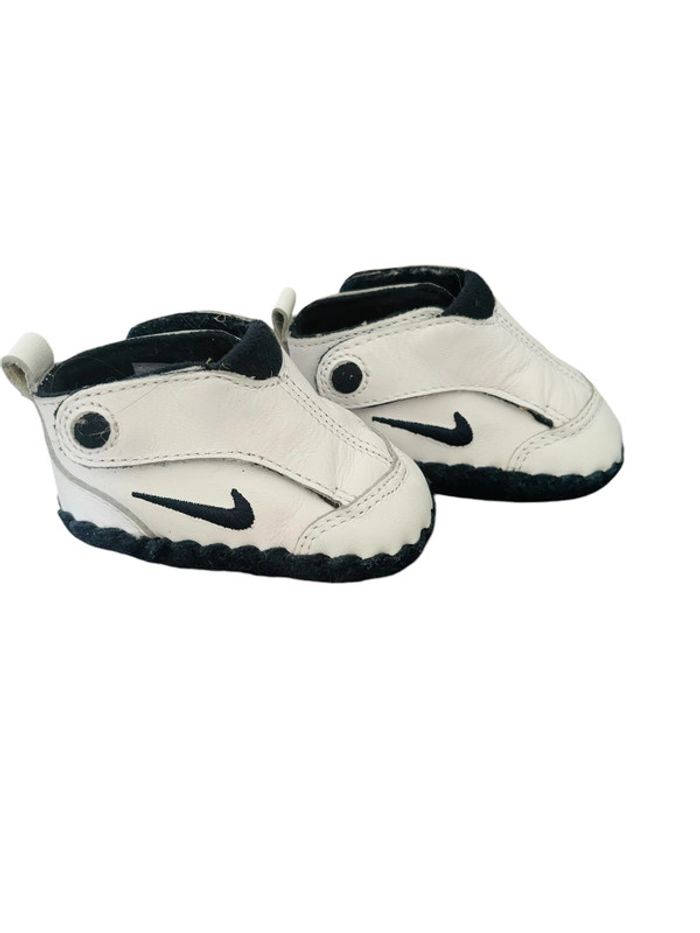 Chaussure Nike taille 16