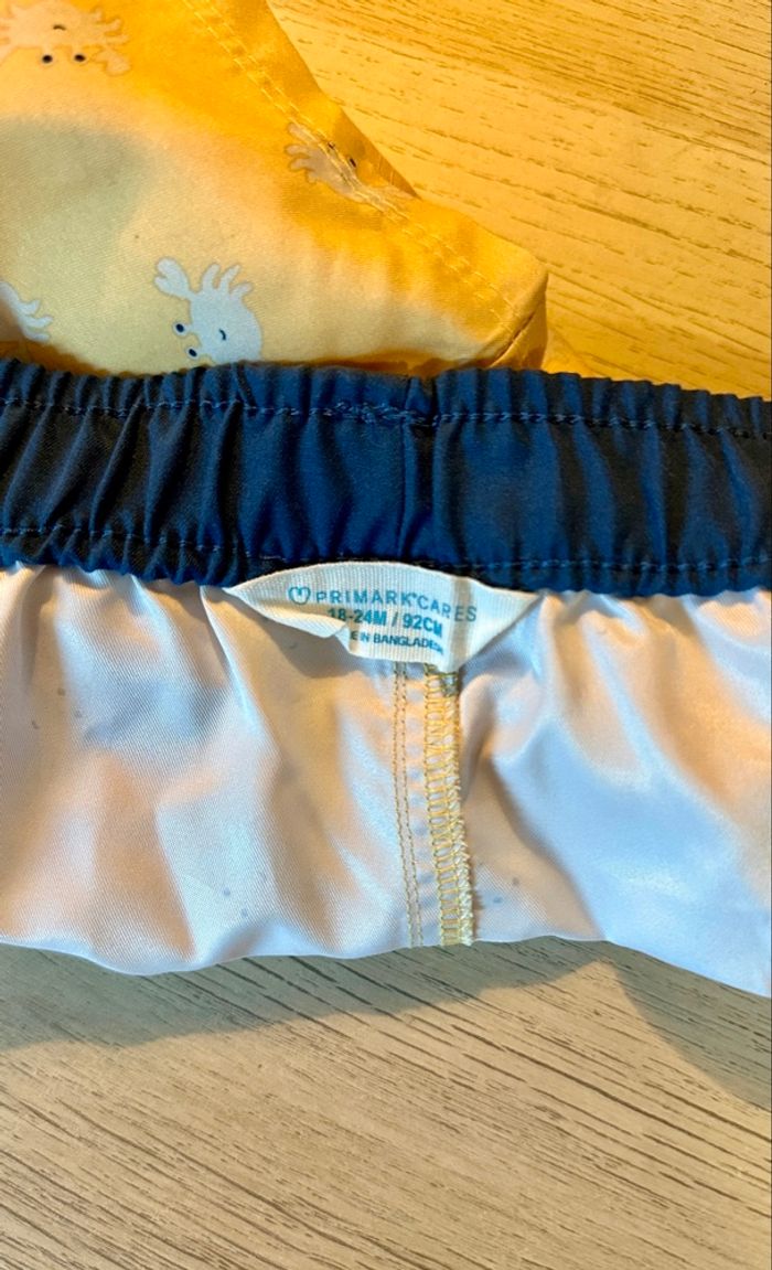 💜 Short de bain jaune & bleu motif crabe Primark neuf taille 18/24 mois 💜 - photo numéro 3