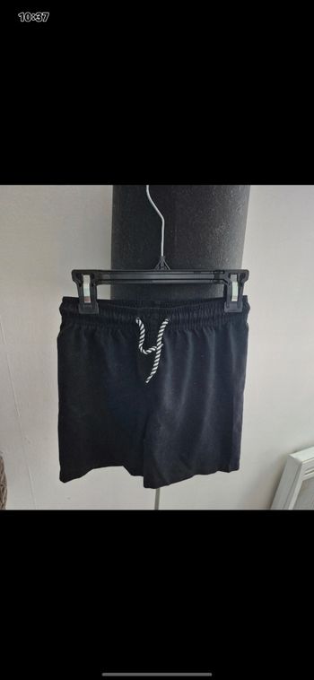 Short noir garçon 122-128cm