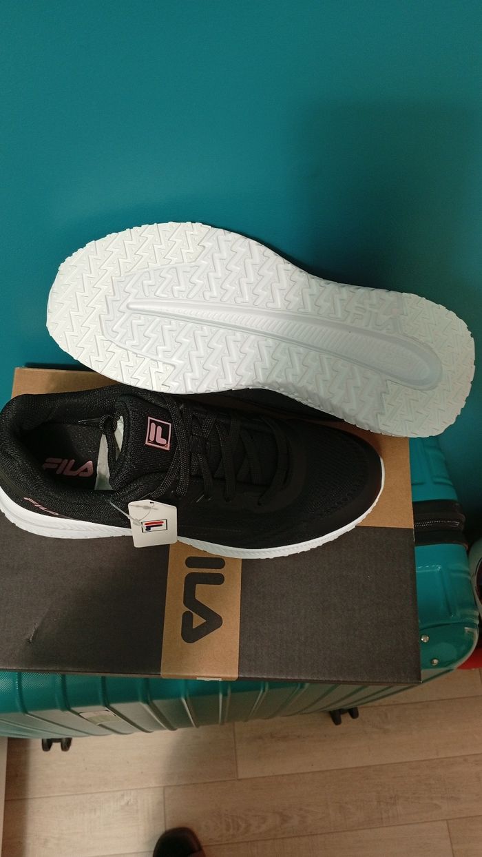 Baskets Fila neuves - photo numéro 3