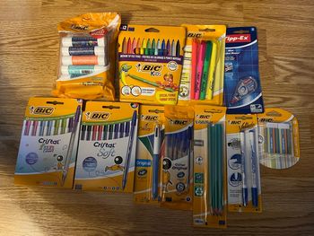 Lot de 11 fournitures scolaires