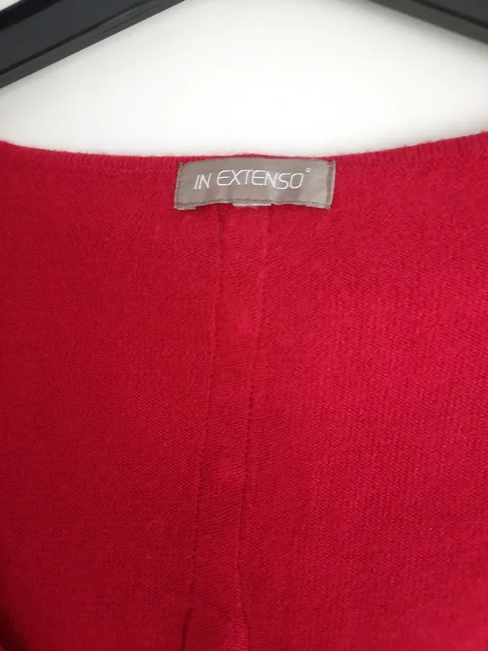 Pull rouge - photo numéro 2