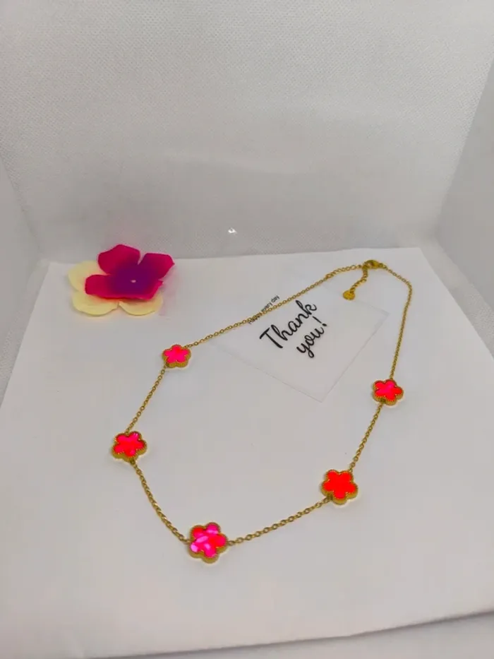 Collier doré avec trèfles roses fushia nacrés - photo numéro 8