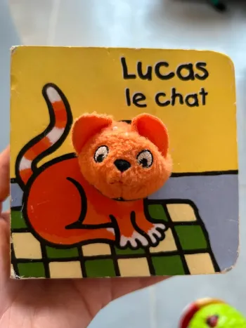 Livre marionnette Lucas le chat