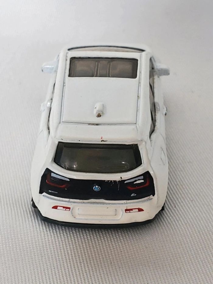 Voiture miniature Matchbox BMW i3 blanche - photo numéro 7