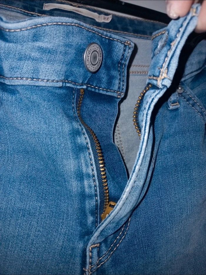Jeans skinny. Taille 27. Levi's - photo numéro 4