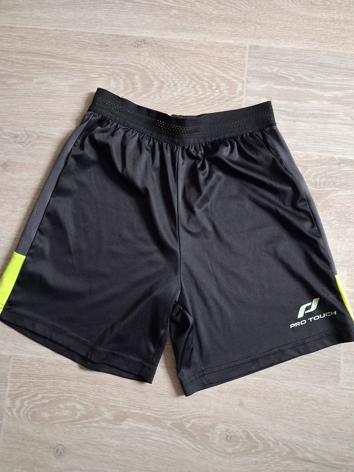 Short pro touch 10/12 ans - photo numéro 1