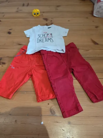 Lot de 3 vêtements coton en 12 mois.