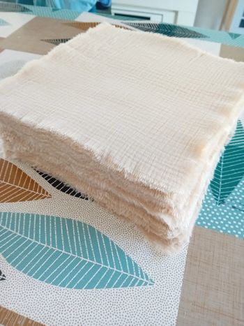 90 serviettes beiges 27cm