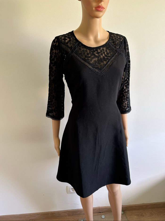 Robe noire neuve avec dentelle Grace&Mila taille S (valeur 55€) - photo numéro 2