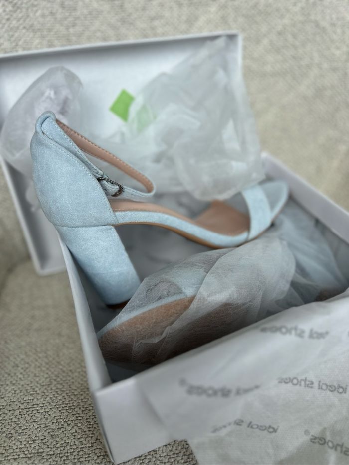 Escarpins à talons bloc bleu ciel – Neufs avec boîte - photo numéro 5