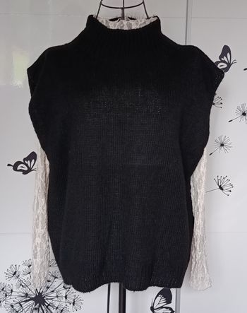 Ensemble pull et top en dentelle, dissociable . Taille unique 36/42
