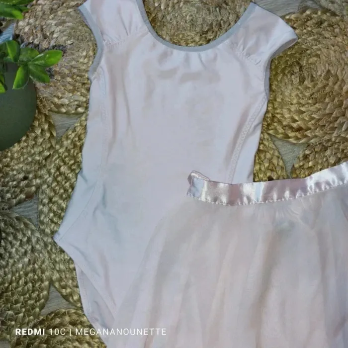 👧 Tenue de Gymnastique Rose – Taille 4 ans – Style Doux & Élégant - photo numéro 3
