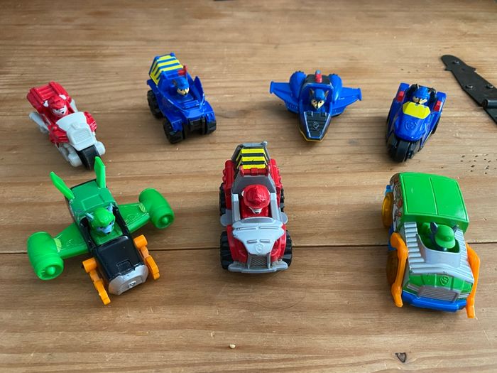 Lot de véhicules métal pat patrouille