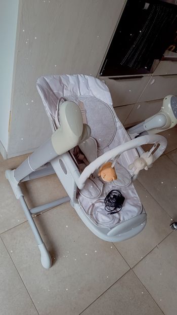 Chaise haute bébé 2 luxe et balançoire