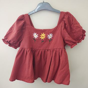 6 ans blouse brodée été ( étiquette coupée)