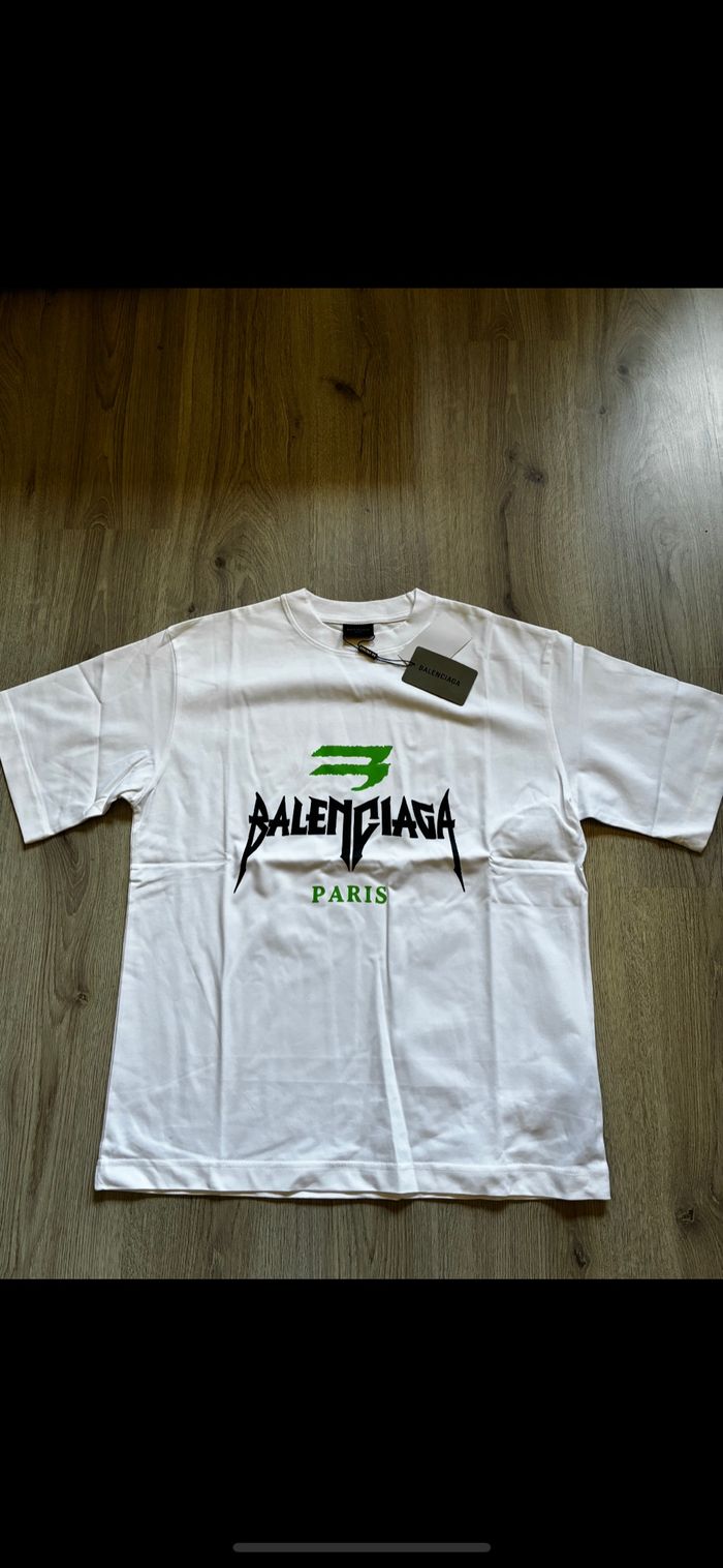 T shirt medium
