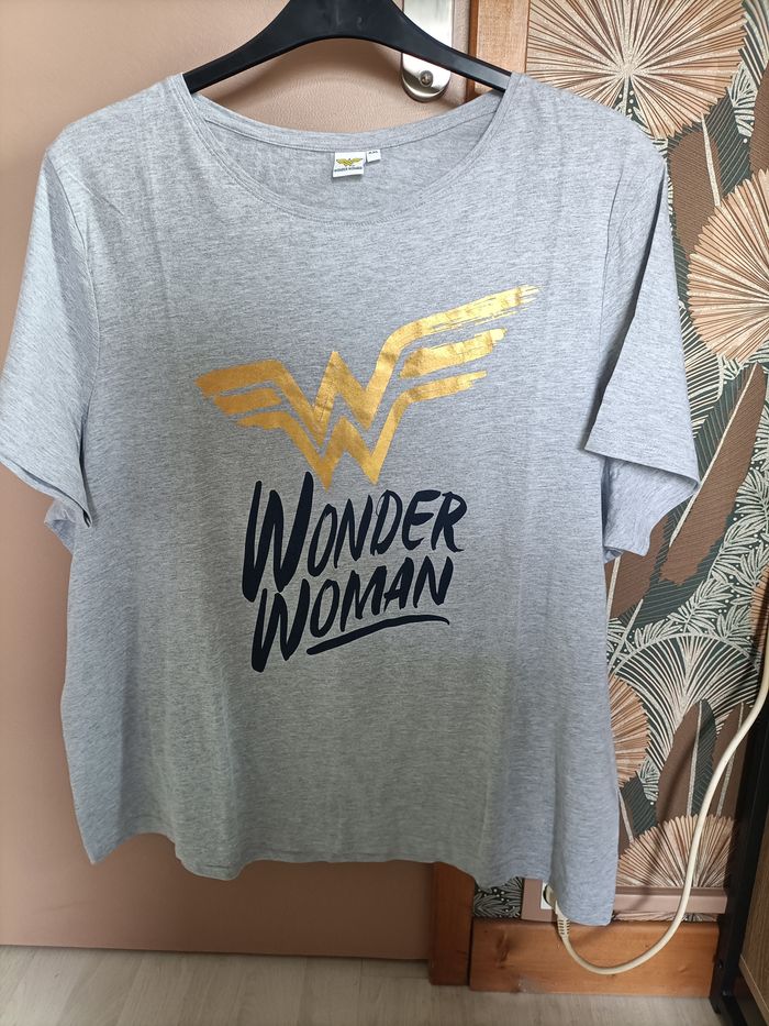 Tshirt gris Wonder Woman