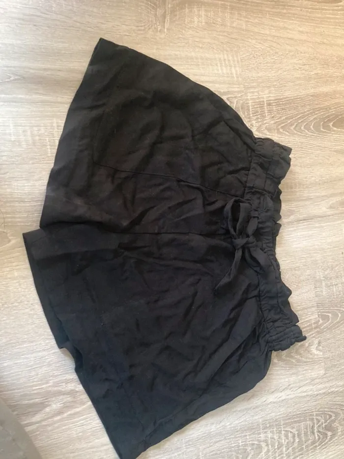 Short avec ceinture à nouer