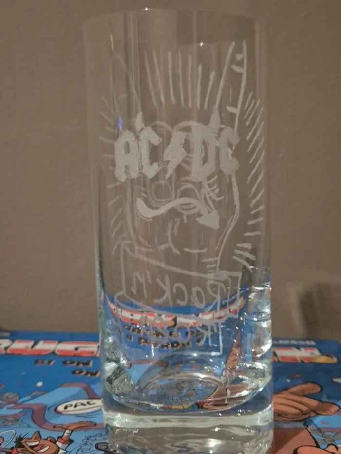 Verre gravure Rock’n Roll AC/DC - photo numéro 2