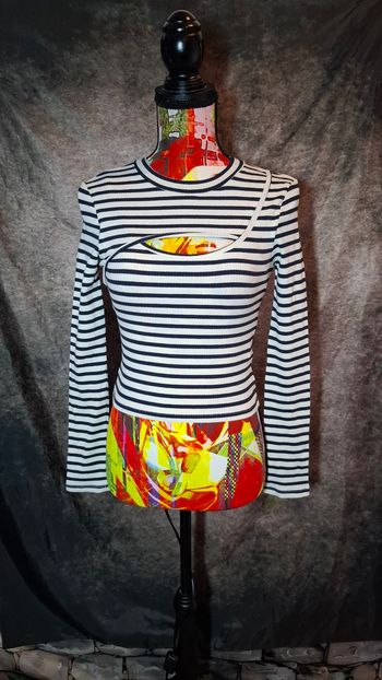 Haut rayures marine blanc buste ajouré