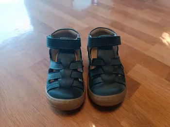 Chaussure à scratch Bellamy taille 22 avec boite