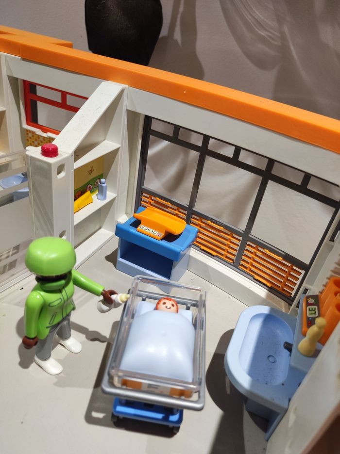 Hôpital pédiatrique playmobil 6657 et 6443 - photo numéro 8