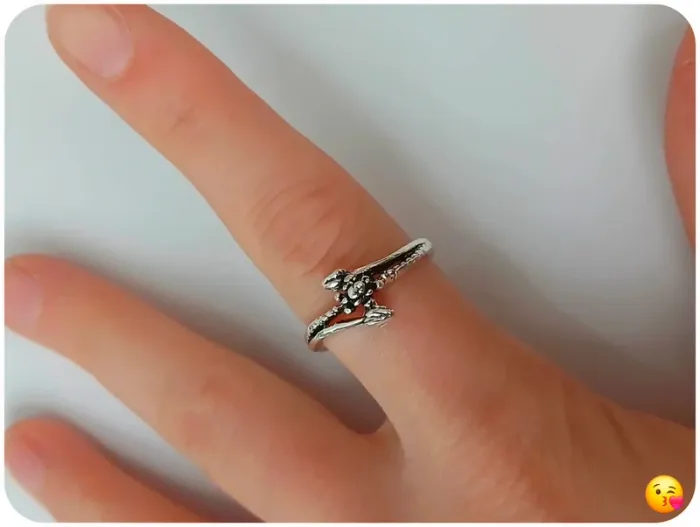 Bague argentée tendance en acier inoxydable - photo numéro 2