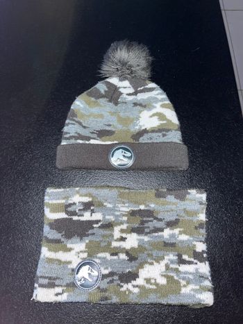 Bonnet et tour de cou 