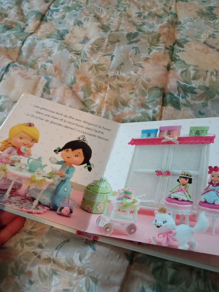 P'tite fille, rose joue à la princesse - photo numéro 5