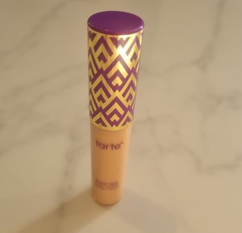 Correcteur Tarte Shape Tape teinte 22B Light Beige concealer