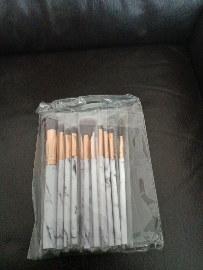 16 pinceaux de maquillage