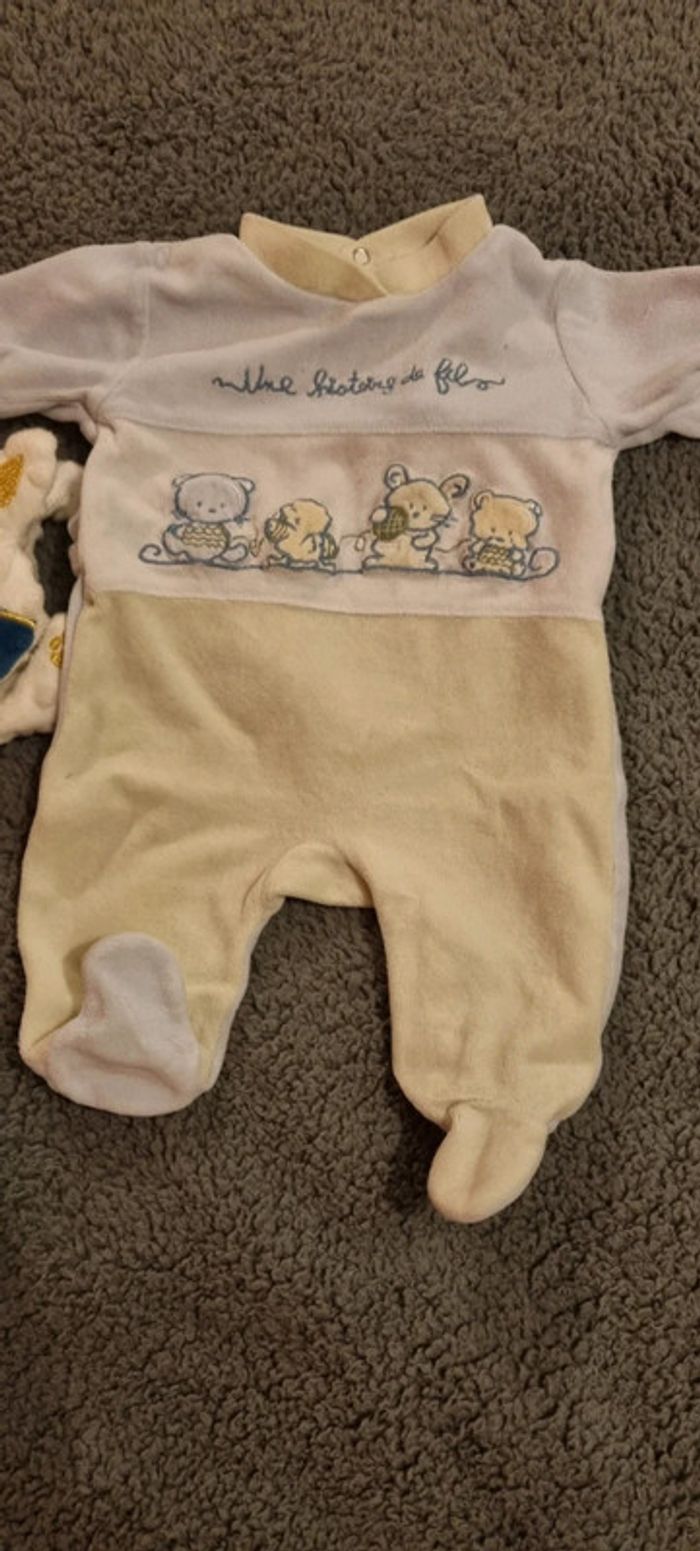 Lot 2 pyjamas 1 mois - photo numéro 3