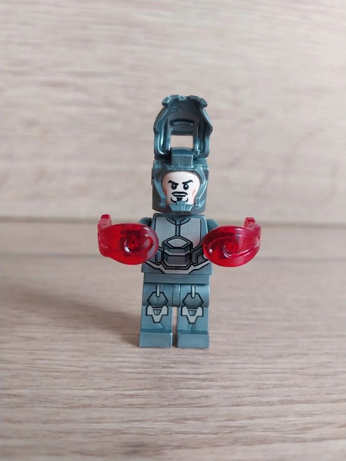 Figurine type lego Iron Man Marvel - photo numéro 2