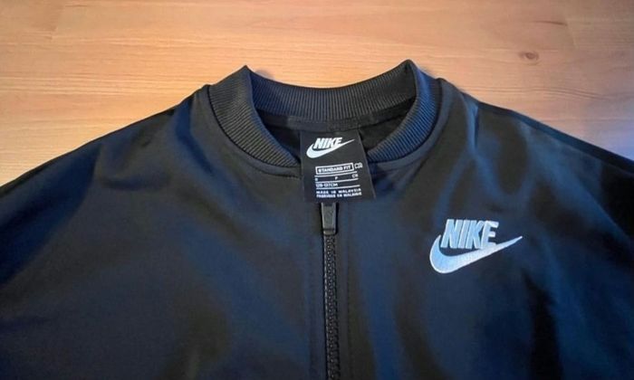 NEUF!!!! (non portés) 🥰😍🤩SUPERBE survêtement MIXTE 8 ans NIKE (prix ferme)⚘️⚘️🤩🤩 - photo numéro 3