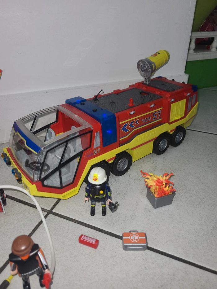 Camion hélicoptère de pompier Playmobil - photo numéro 2