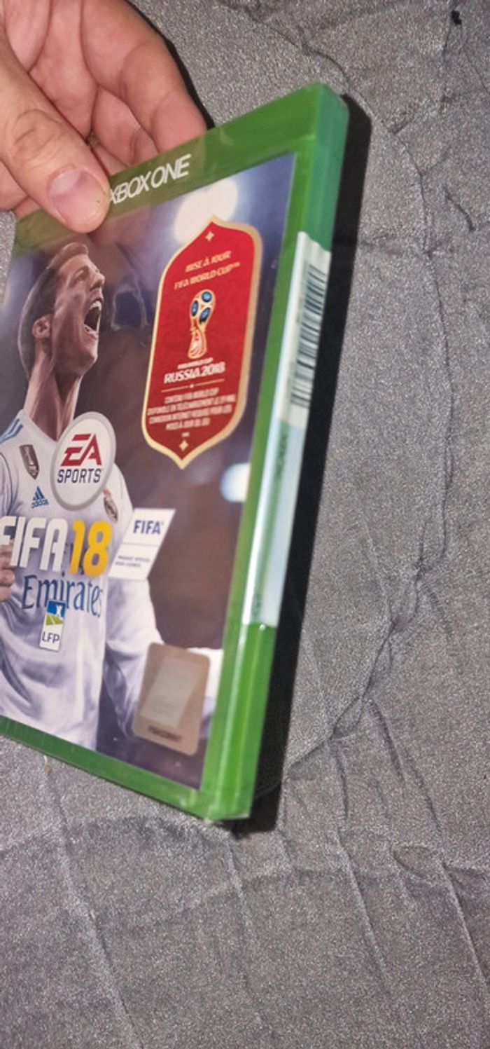 Fifa 18 Xbox One neuf - photo numéro 3