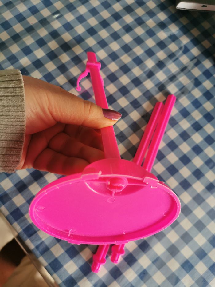 Support poupée en plastique rose - photo numéro 2