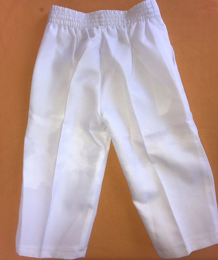 Costume blanc 12 mois + 2 chemises offerte - photo numéro 3