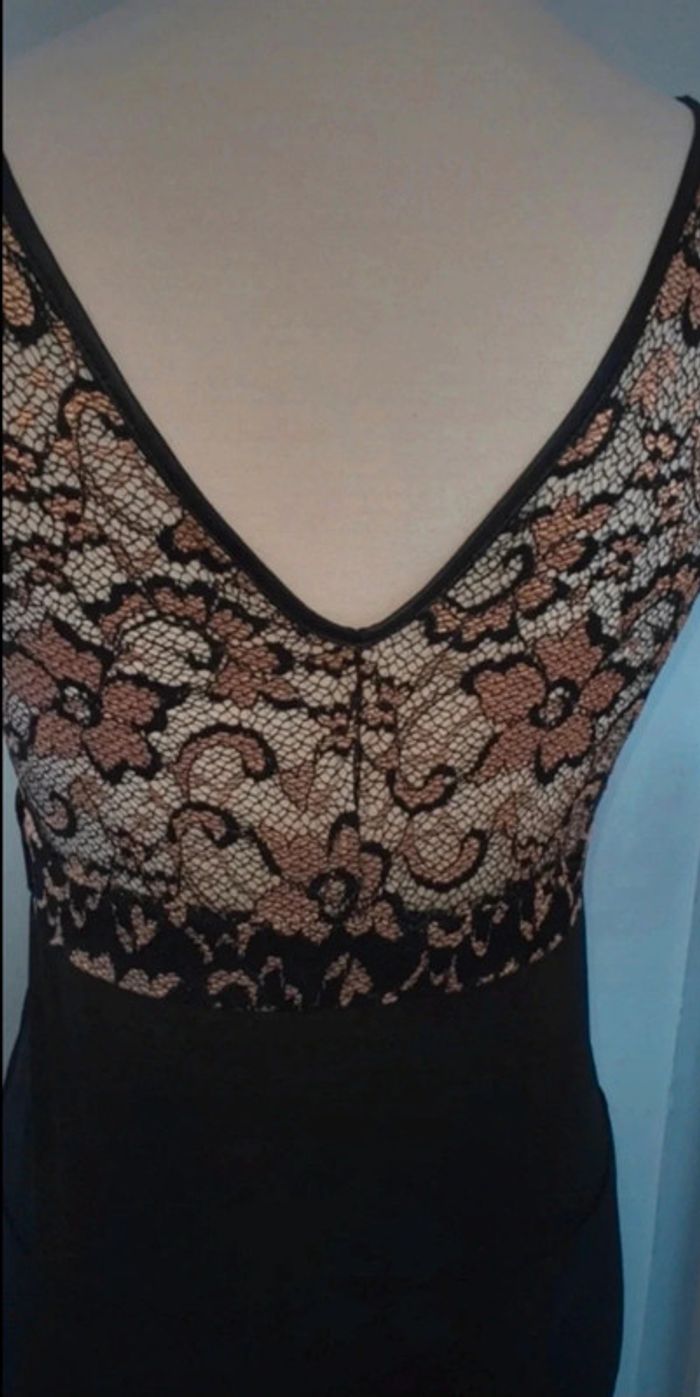 Robe dentelle noire et doré - photo numéro 6