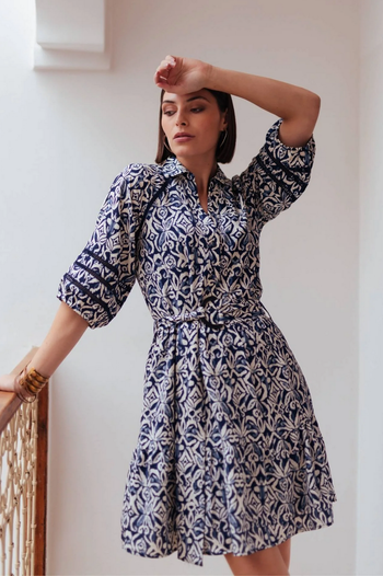 Robe manches bouffantes