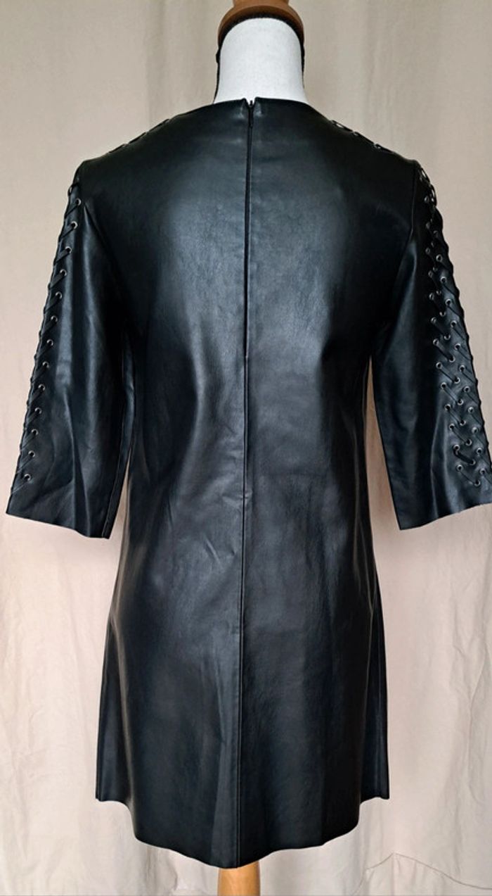 Robe en simili cuir Zara - photo numéro 13